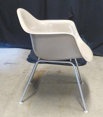 6 1980's VINTAGE CHARLES EAMES HERMAN MILLER FIBERGLASS SHELL ARMCHAIRS FREESHIP