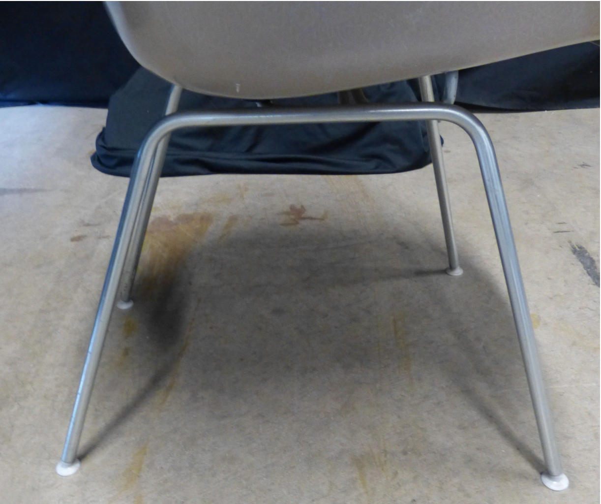 6 1980's VINTAGE CHARLES EAMES HERMAN MILLER FIBERGLASS SHELL ARMCHAIRS FREESHIP