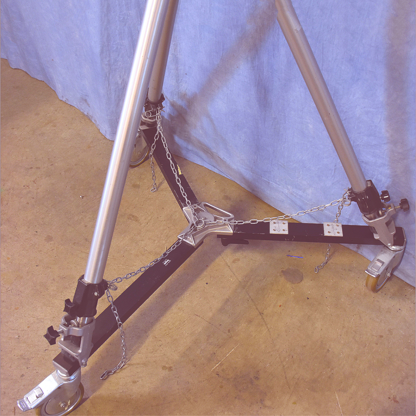 HEAVYDUTY PROFESSIONAL BOGEN 3061 TRIPOD & 116 FLUID HEAD 3067 & DOLLY with Case