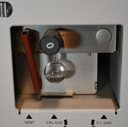 - VARIAN 450-GC CHROMATOGRAPH MASS SPECTROMETER & ULVAC VACUUM PUMP WATCH VIDEO