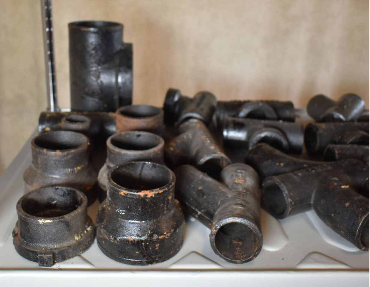 BRAND NEW 100%WARRANTY 33 CAST IRON FITTINGS ELBOWS TUBE FREESHIP