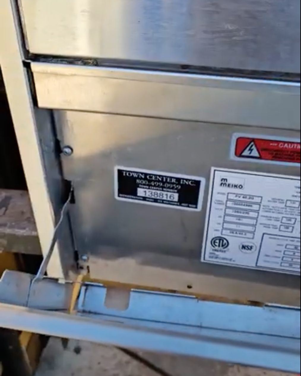 MEIKO FV 40.2G UNDERCOUNTER COMMERCIAL DISHWASHER PLUSTAND & 10TRAYS WATCH VIDEO