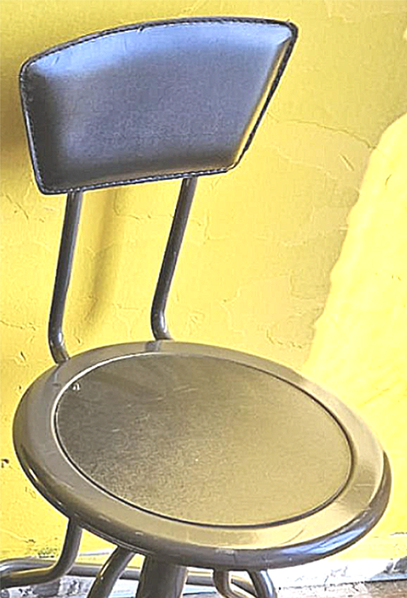 SIX SAFCO 6664 DIESEL SWIVEL HIGH BASE ADJUSTABLE INDUSTRIAL STOOL RECYC/LEATHER