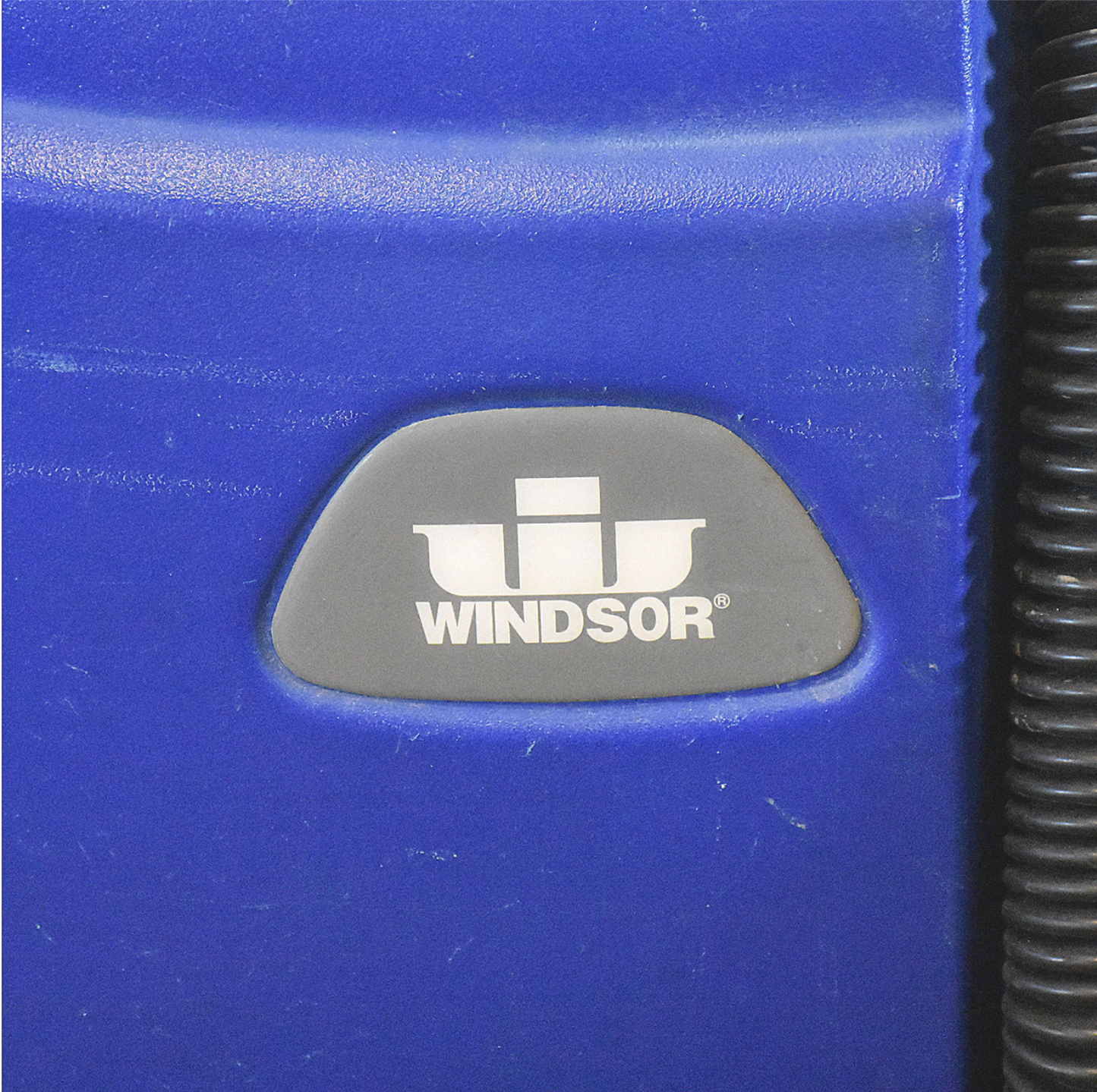 Warranty WINDSOR iSCRUB CSX24 CHARIOT RIDE-ON FLOOR SCRUBBER CHARGER WATCH-VIDEO