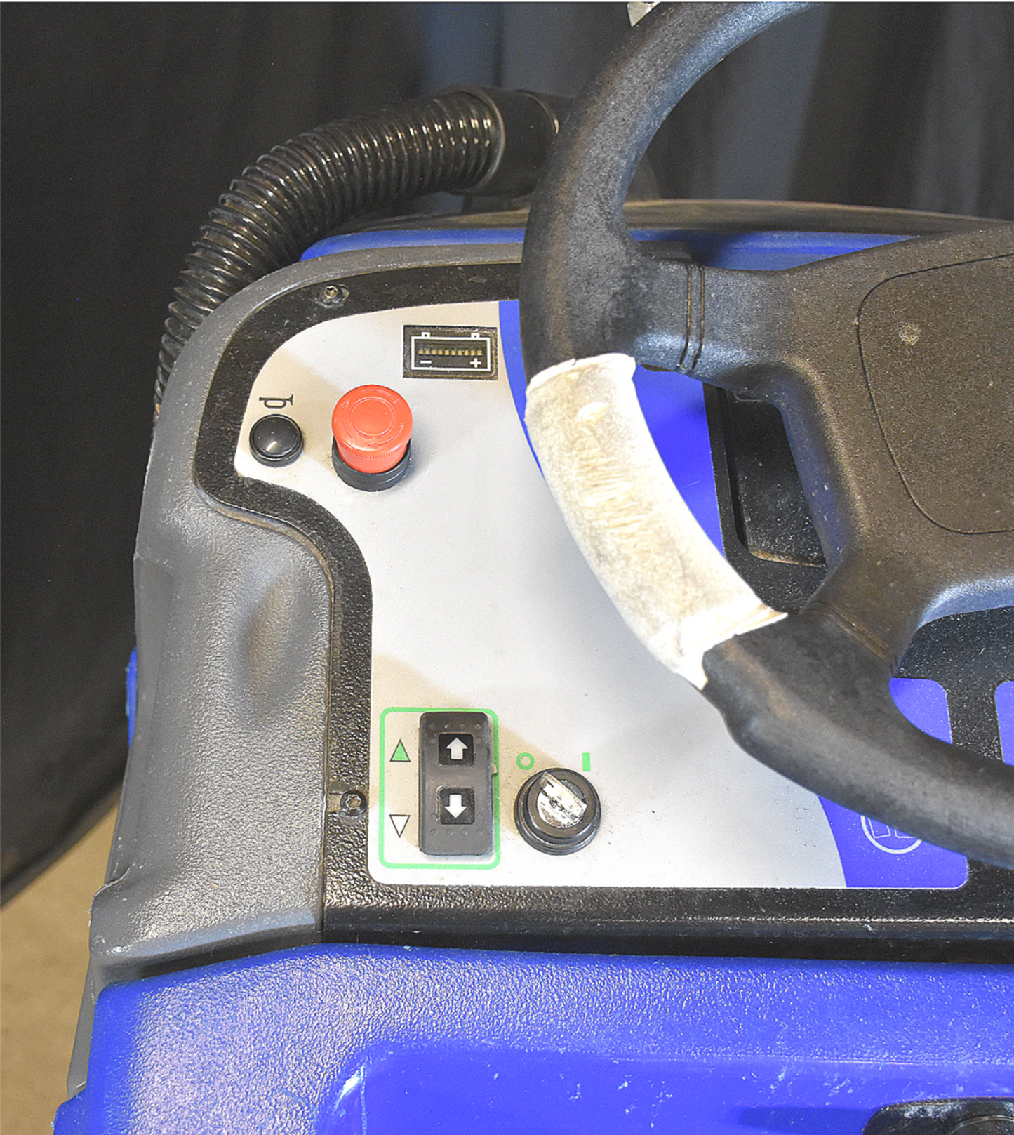Warranty WINDSOR iSCRUB CSX24 CHARIOT RIDE-ON FLOOR SCRUBBER CHARGER WATCH-VIDEO
