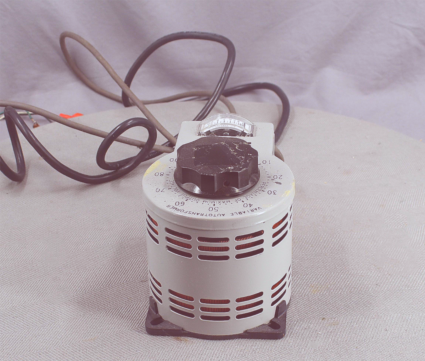 STACO 3PN1010BA VARIABLE TRANSFORMER 10A ANALOG DISPLAY 90DAY-WARRANTY FREE SHIP