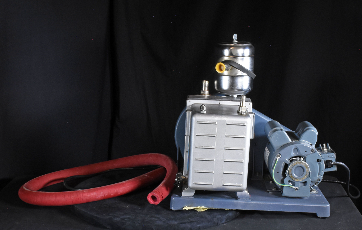 WELCH CHEMSTAR 1376N CHEMICHAL RESISTANT VACUUM PUMP 10.6cfm WATCHVIDEO FREESHIP