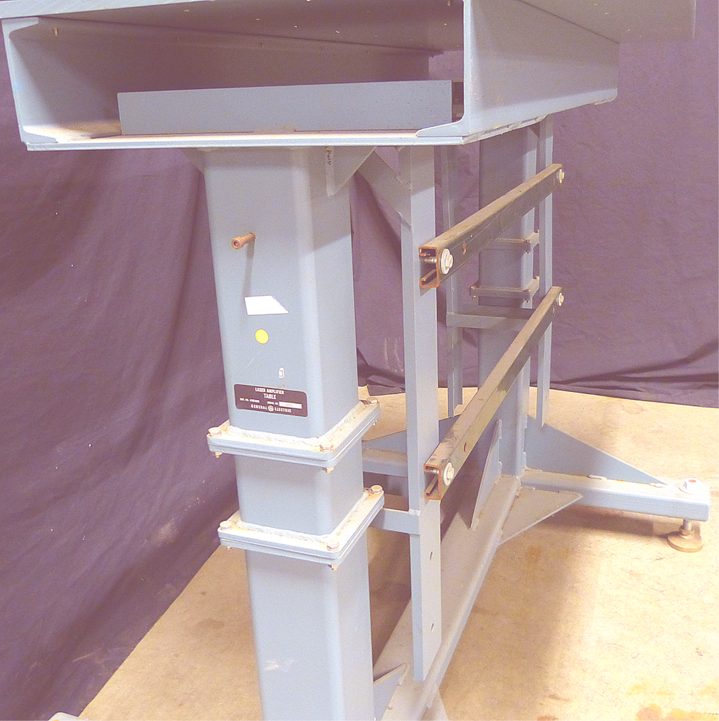 GENERAL ELECTRIC WELDING SHOP TOOL WELD TABLE 46" W x 36" D x 42".5' H FREE SHIP