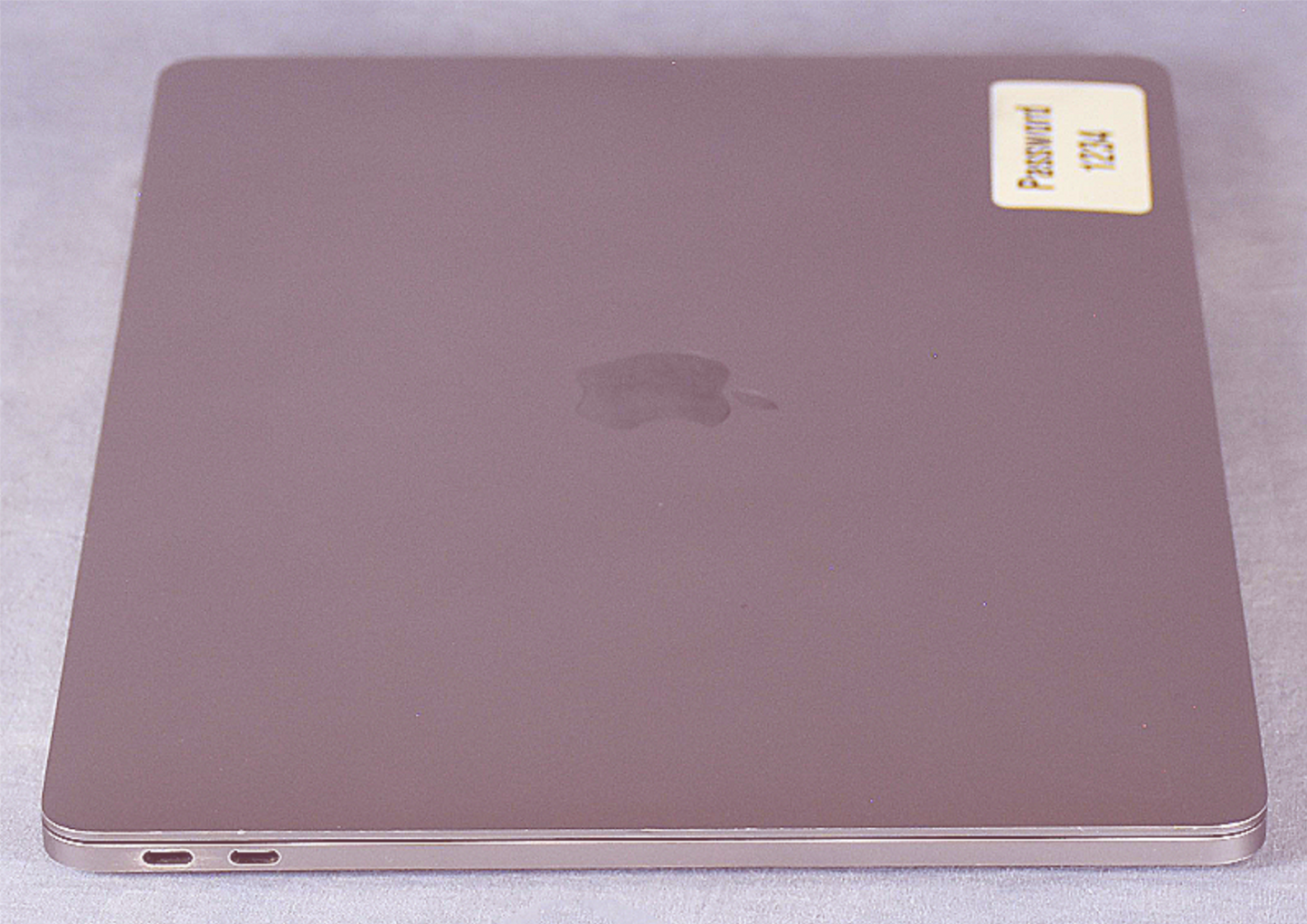 APPLE MacPRO 14.1 Model A1708 2.3Ghz DUALCORE i5 8GB 2133MHz RETINA 13" WARRANTY