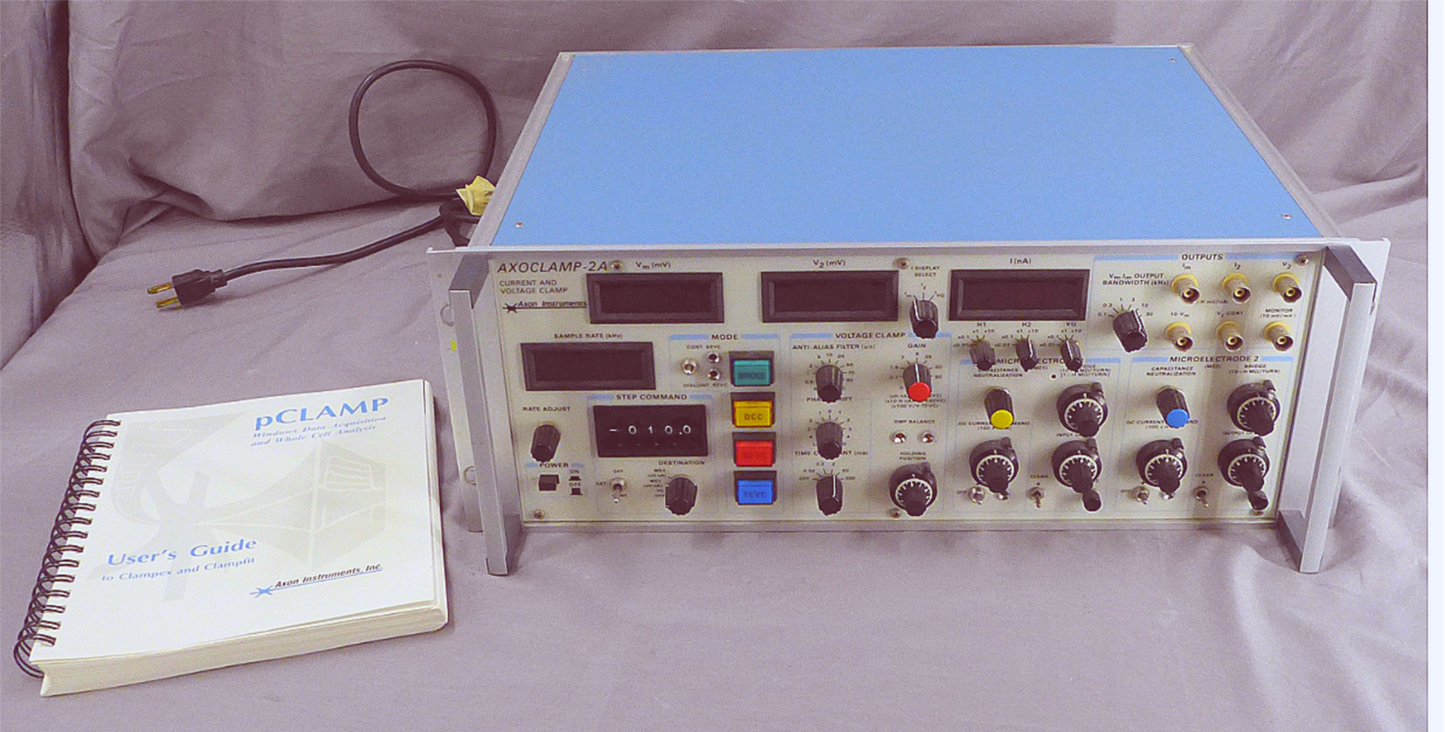 AXON INSTRUMENTS AXOCLAMP-2A ELECTRODE VOLT CLAMP & ORIGINAL MANUAL 90DAYWARRANT