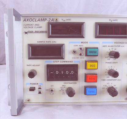 AXON INSTRUMENTS AXOCLAMP-2A ELECTRODE VOLT CLAMP & ORIGINAL MANUAL 90DAYWARRANT