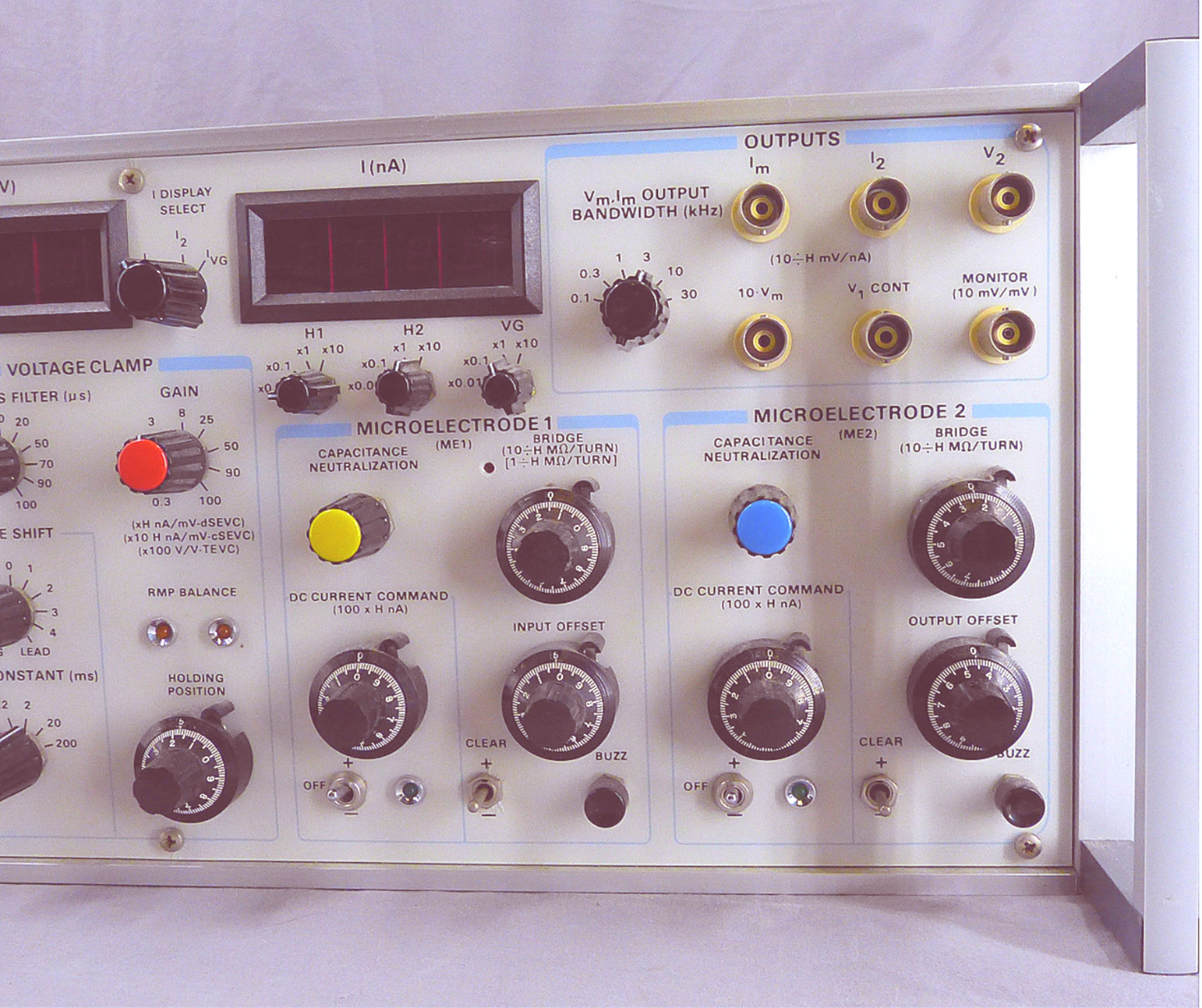 AXON INSTRUMENTS AXOCLAMP-2A ELECTRODE VOLT CLAMP & ORIGINAL MANUAL 90DAYWARRANT