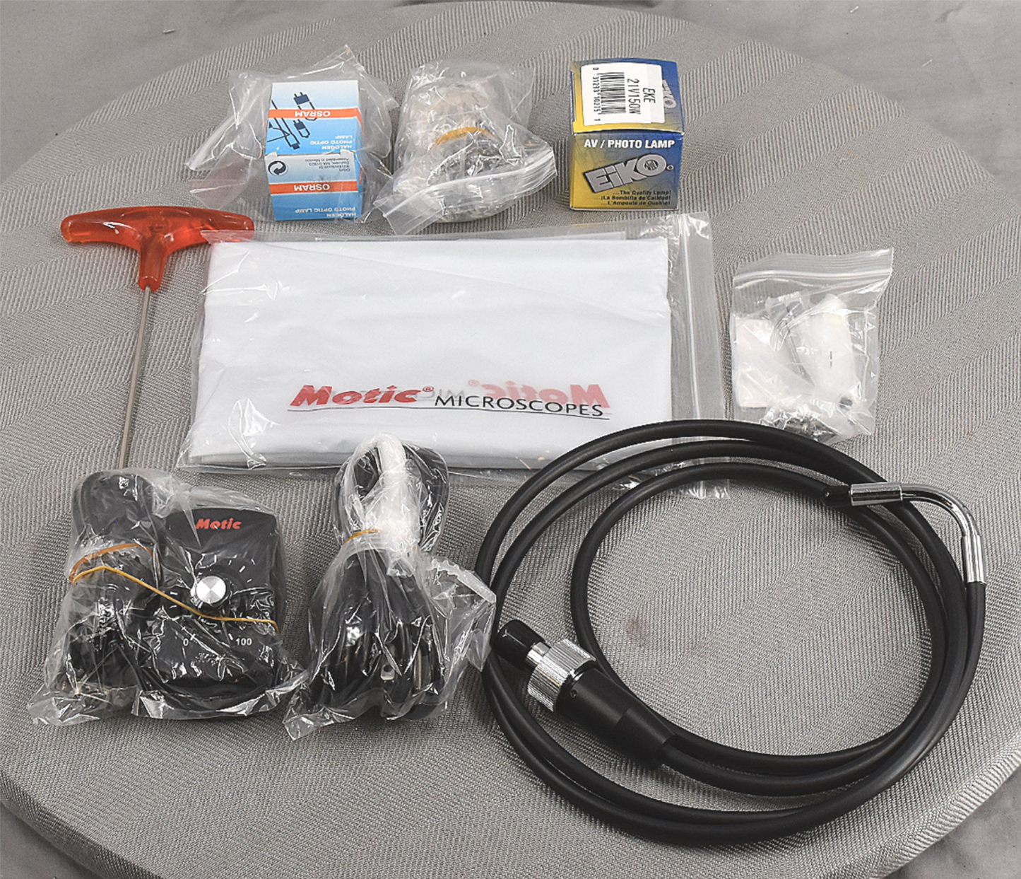 B/NEW MOTIC PSM-1000 TRINOCULAR MLC-150 PLAN APO ELWD 5x10x20x50xOBJE MICROSCOPE