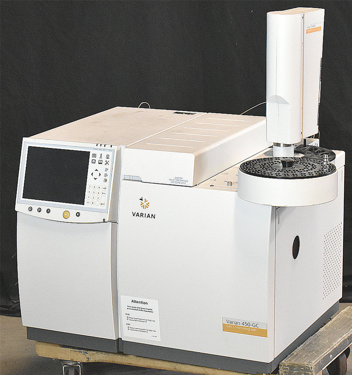 VARIAN 450-GC CHROMATOGRAPH MASS SPECTROMETER & ULVAC VACUUM PUMP WATCH VIDEO