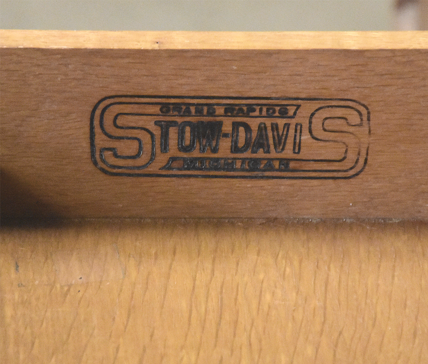 VINTAGE STOW DAVIS UofM LAW SCHOOL DESK 66"x 36"x 30" Inch 8 DRAWERS FREE SHIP