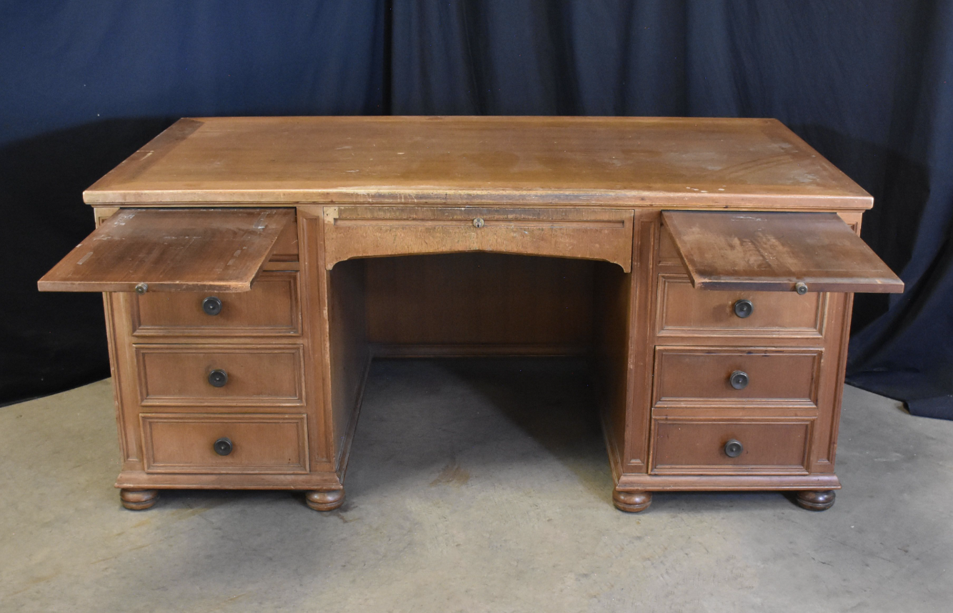 VINTAGE STOW DAVIS UofM LAW SCHOOL DESK 66"x 36"x 30" Inch 8 DRAWERS FREE SHIP