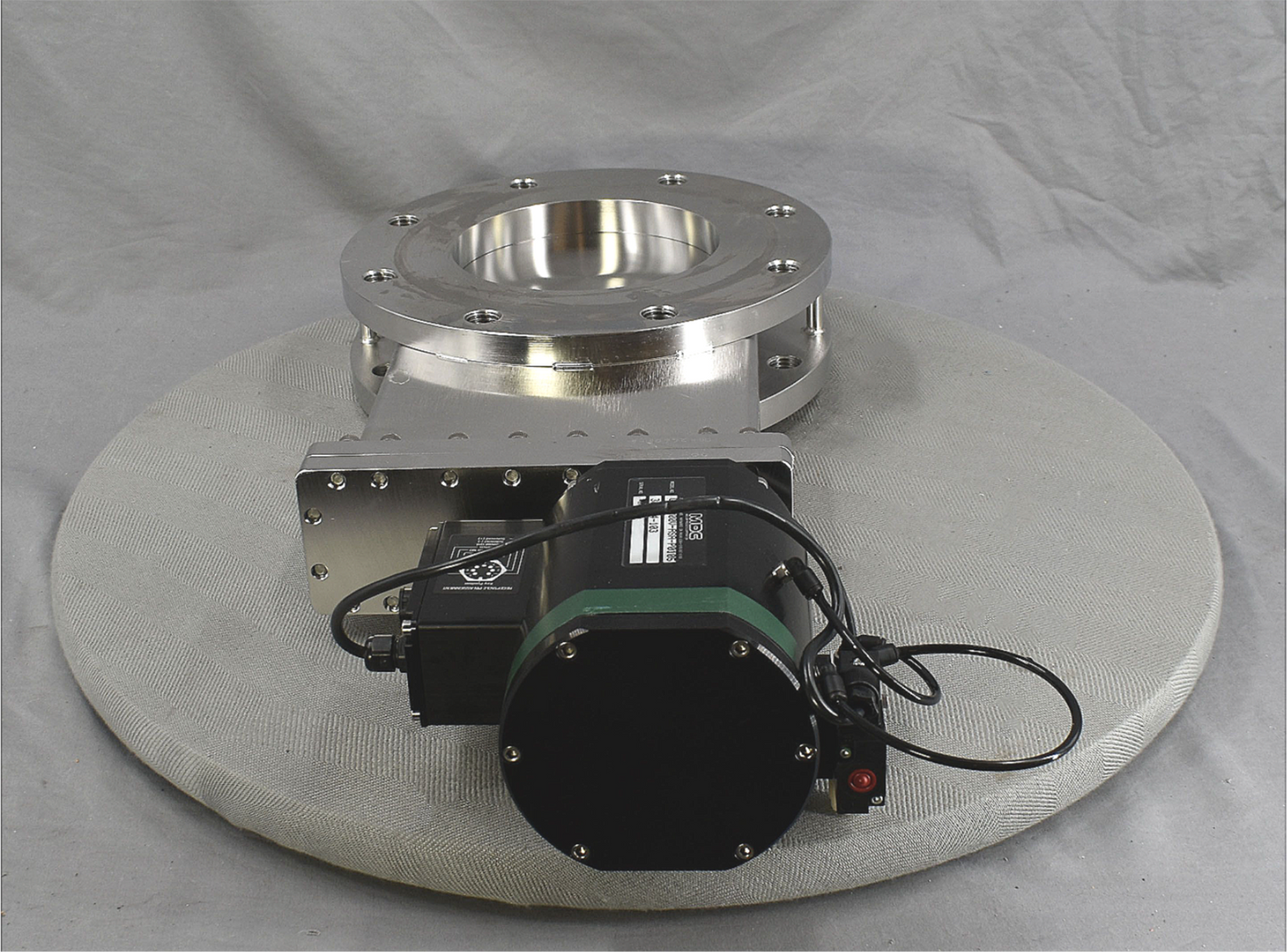 MDC GV-6000V-ASA-P0105 HIGH VACUUM ELECTRO PNEUMATIC GATE VALVE FREE SHIP