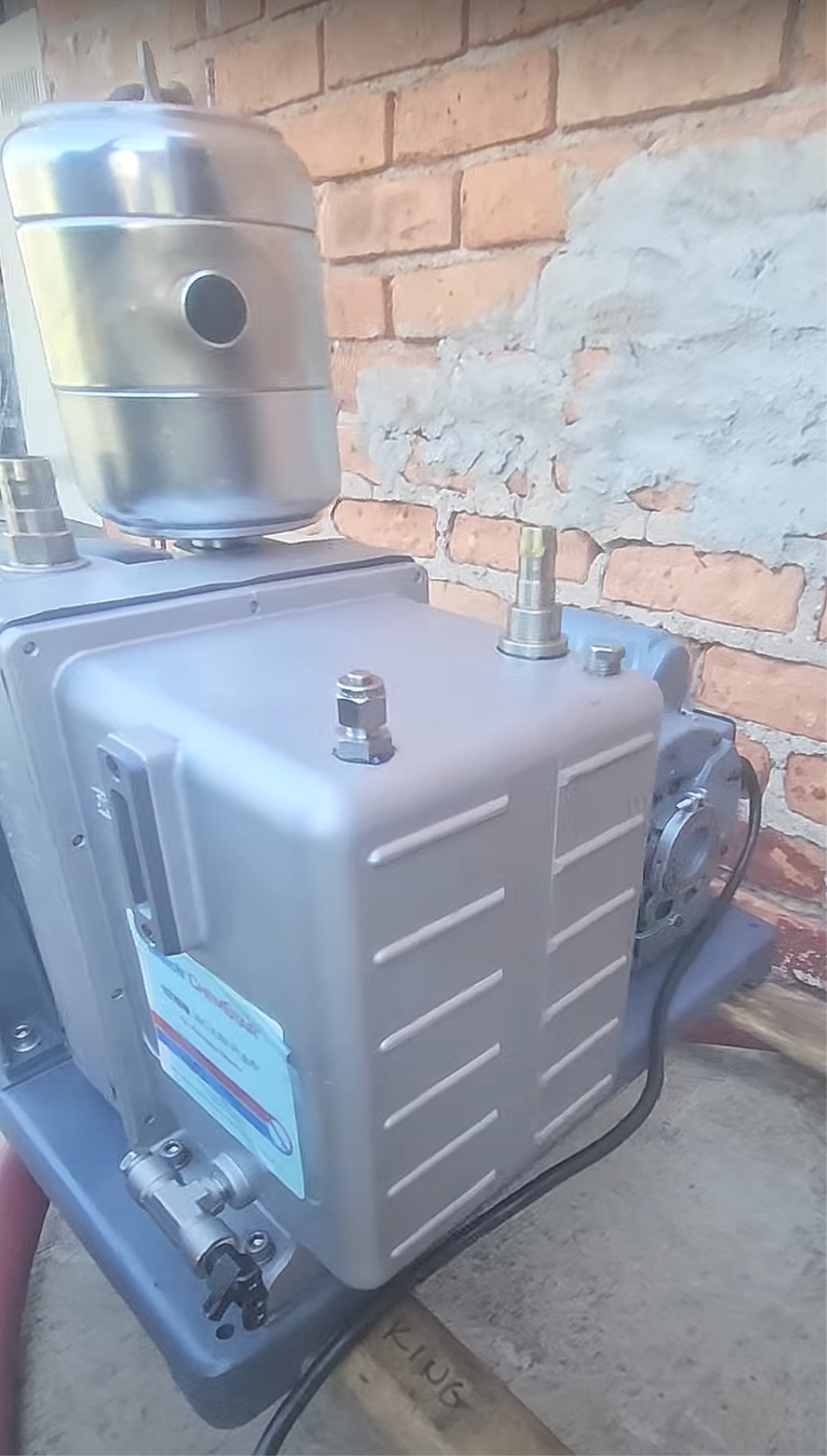 WELCH CHEMSTAR 1376N CHEMICHAL RESISTANT VACUUM PUMP 10.6cfm WATCHVIDEO FREESHIP