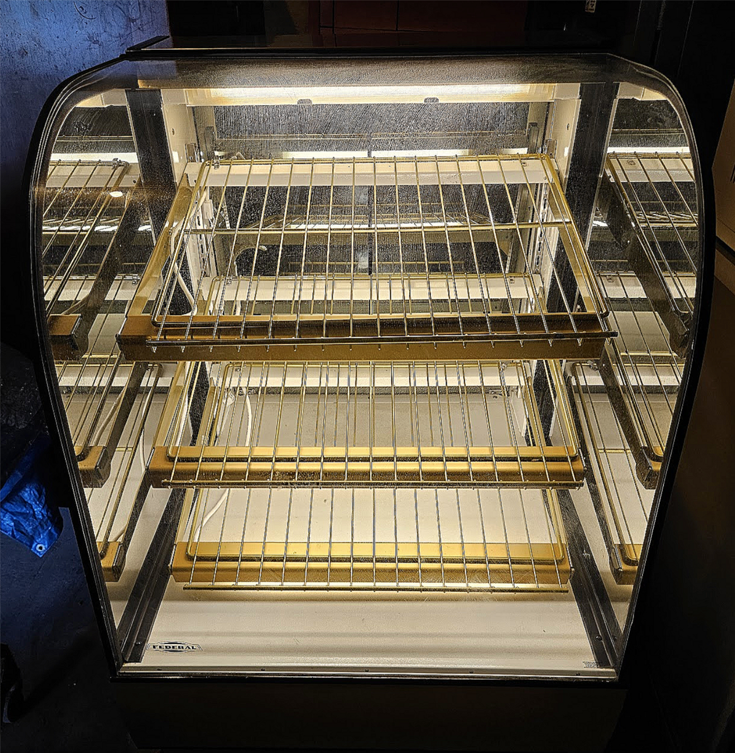 WARRANTY 31"x 48"x35" FEDERAL CURVED GLASS LIGHT BAKERY DISPLAY CABINET FREESHIP