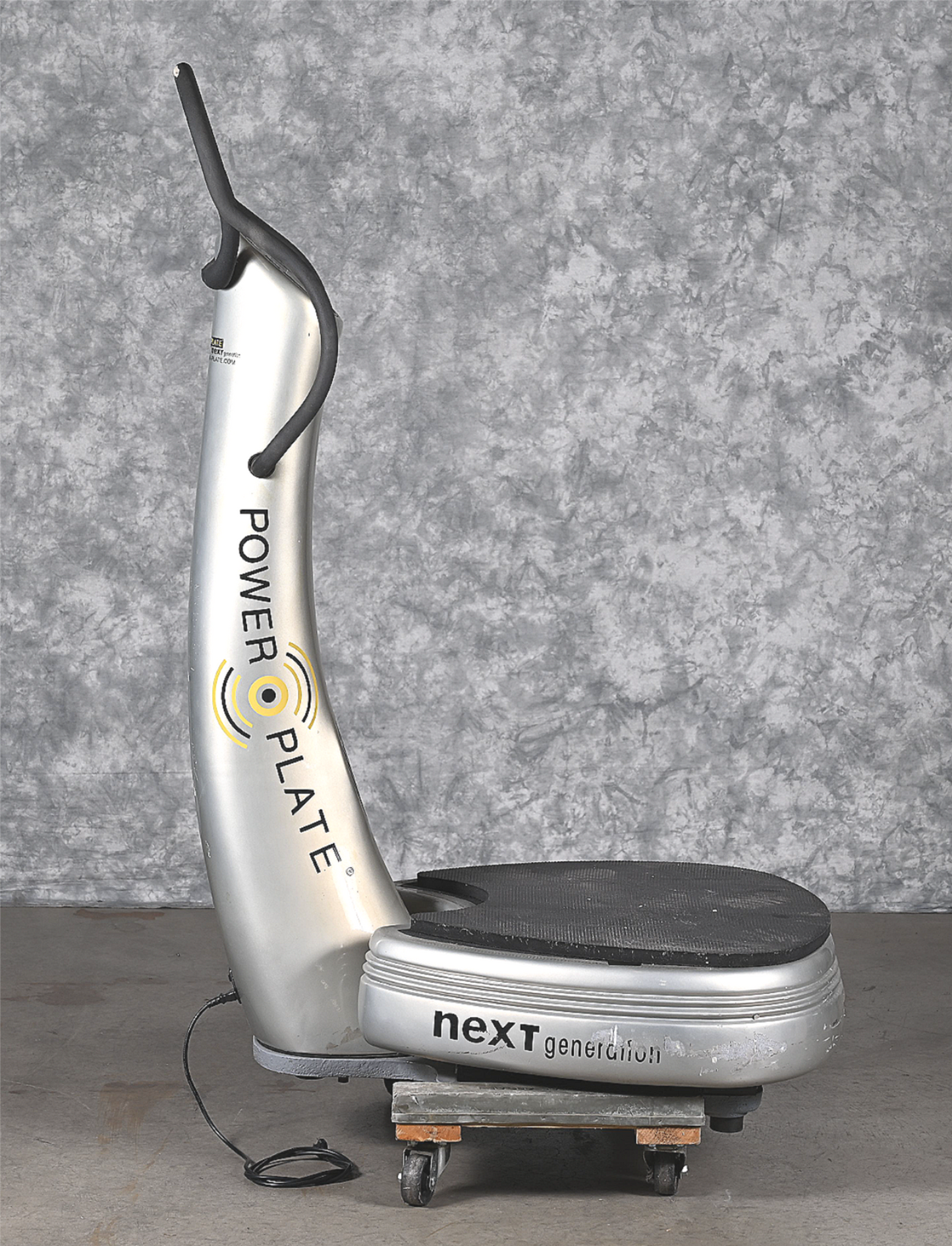 90DAYWARRANTY POWER PLATE® NEXT GENERATION VIBRATION EXERCISE MACHINE WATCHVIDEO