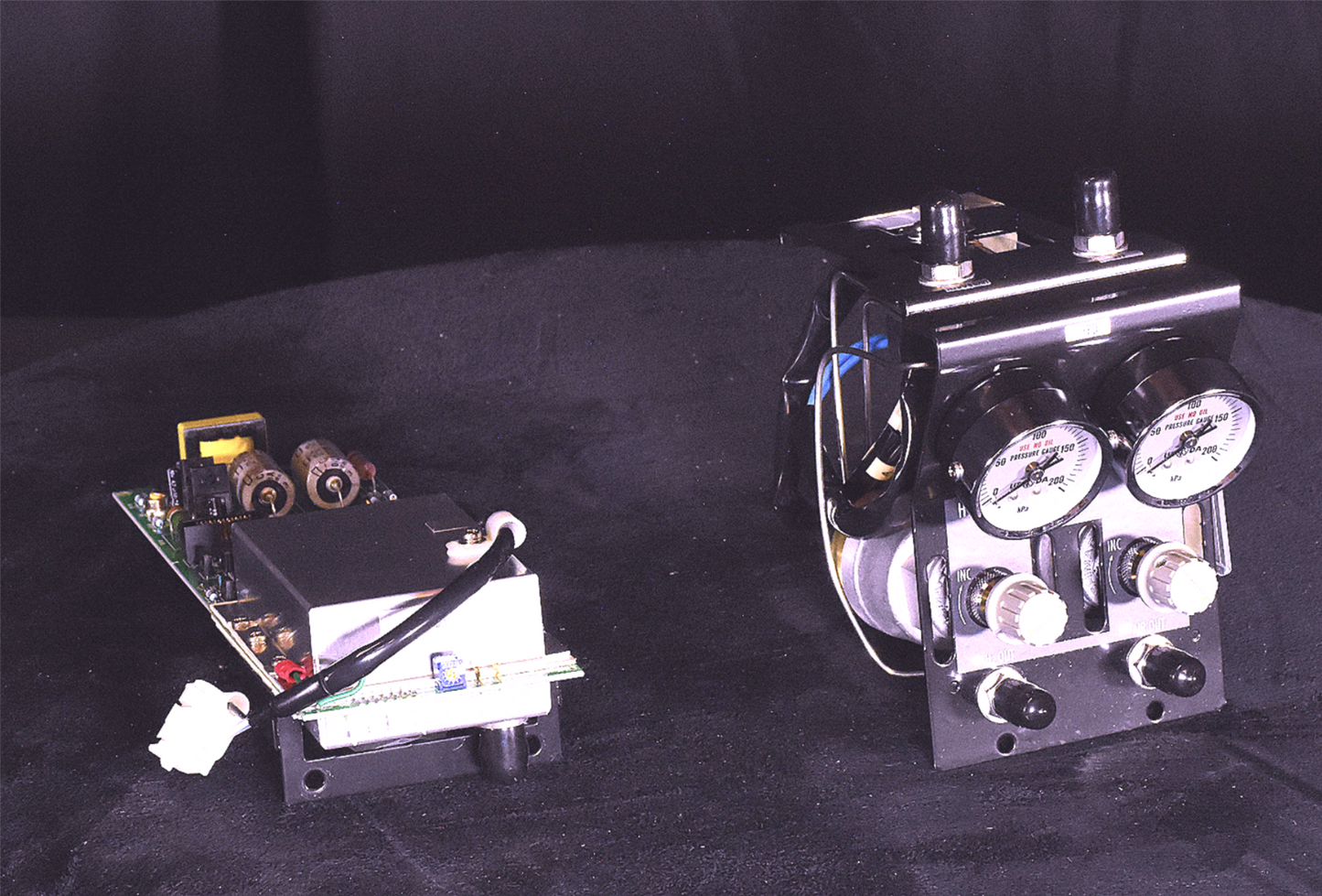 2 SHIMADZU GC-17A Gas Chromatograph 1 AOC-20i Autosampler & Injector