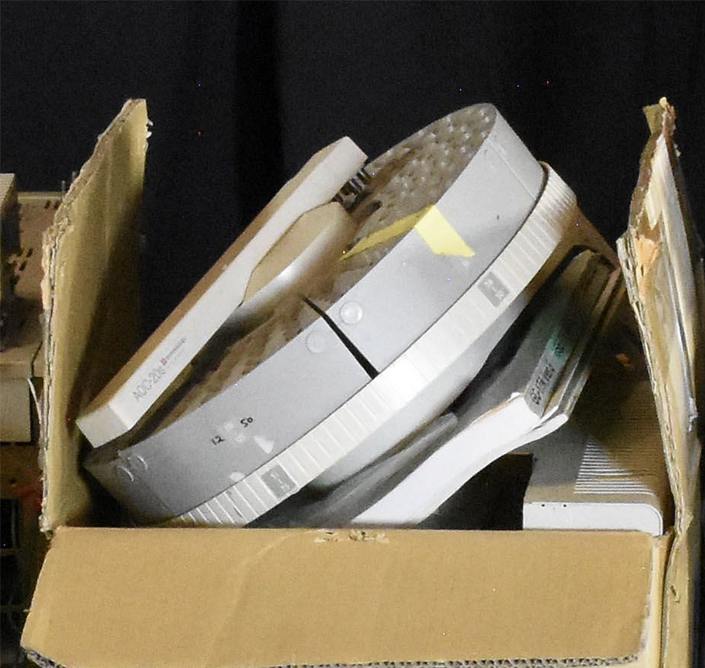 2 SHIMADZU GC-17A Gas Chromatograph 1 CMB-102GC 1 AOC-20i Autosampler & Injector