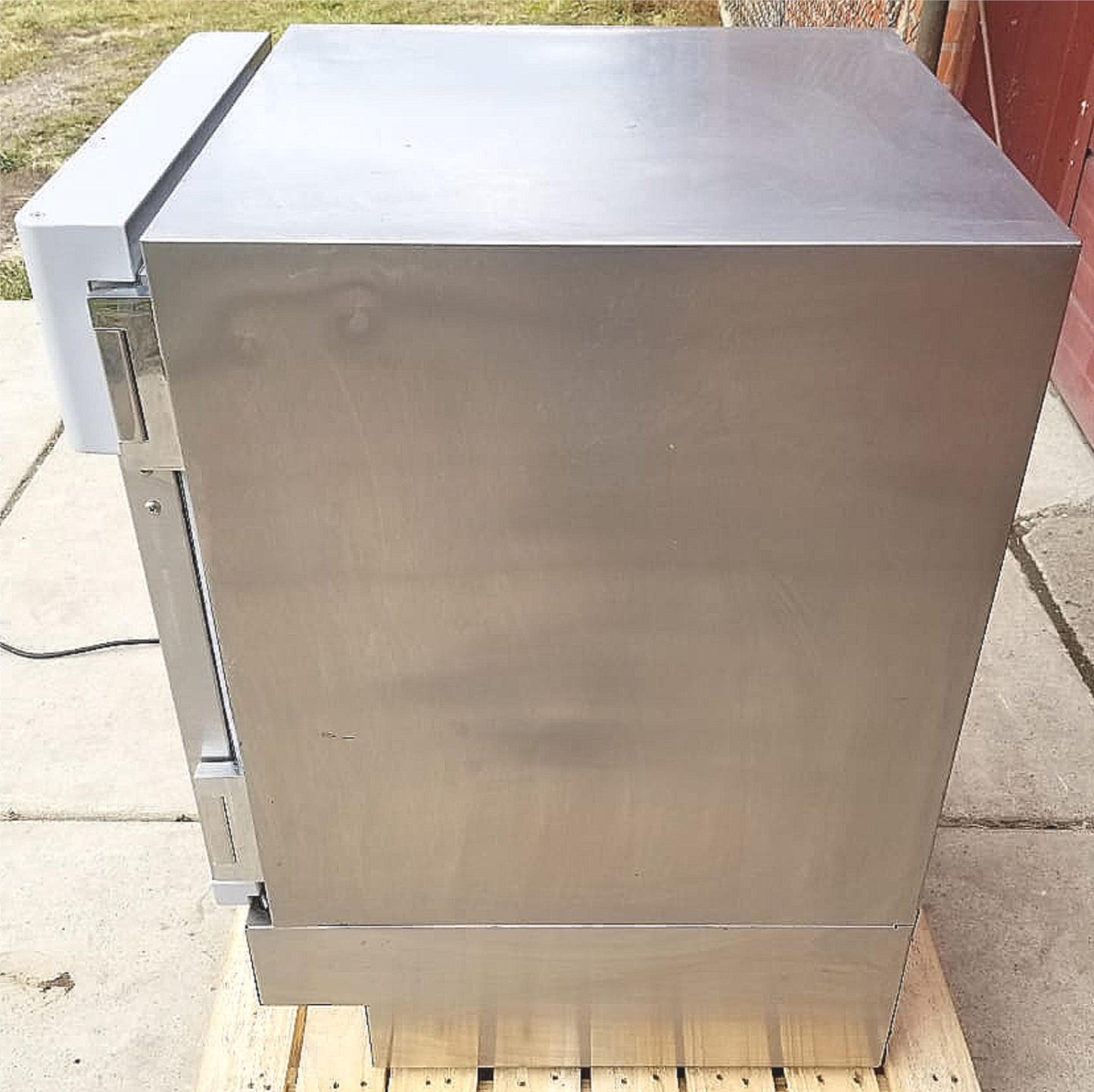 TOP OF THE LINE: FOLLETT REF5P-00-00 UNDERCOUNTER FRIDGE LAB BAR 120V FREE SHIP