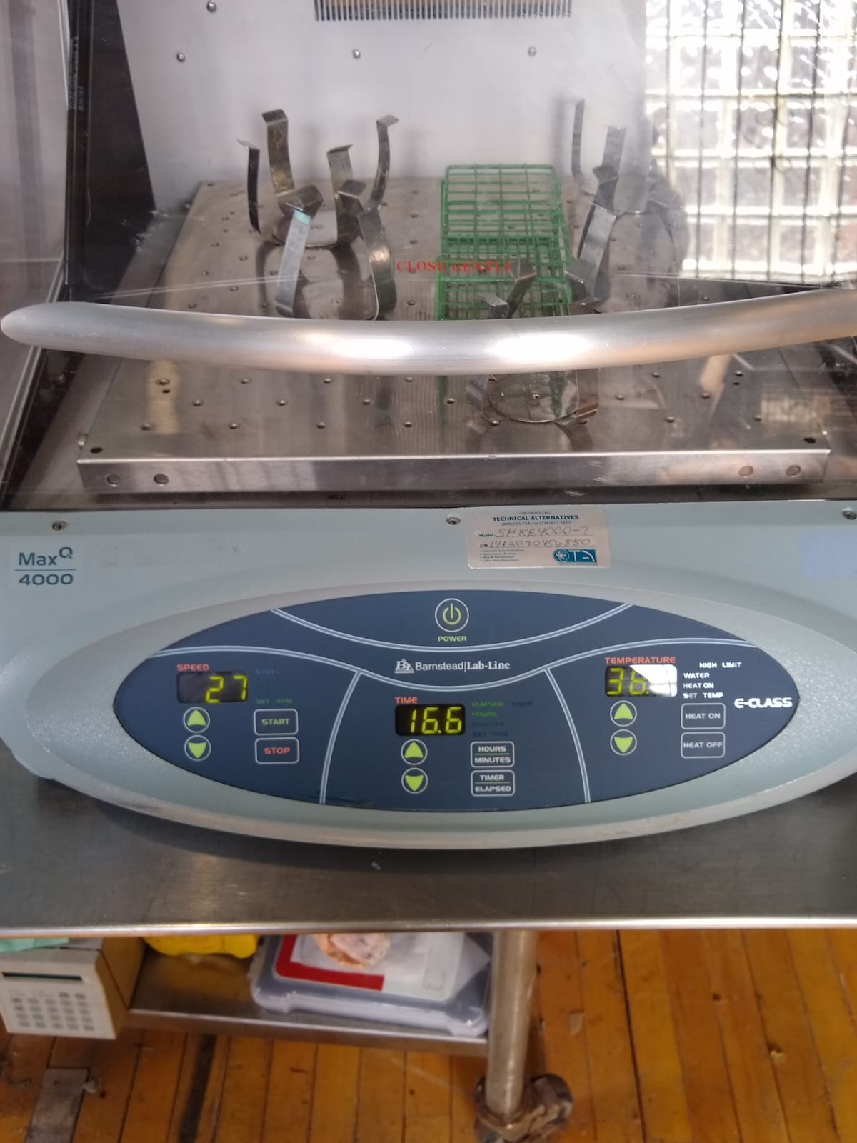 REFURBISHED THERMO BARNST MaxQ4000 REFRIGERAT ORBITAL SHAKE INCUBATOR WATCHVIDEO