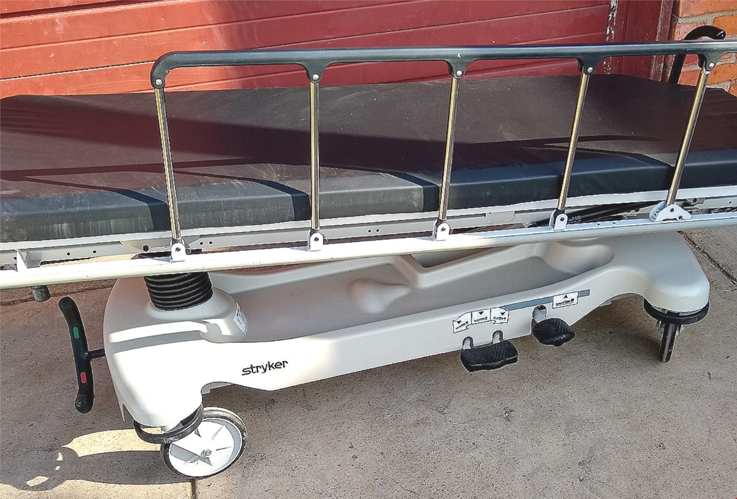 STRYKER ST104 (0735) HOSPITAL EMERGENCY TRANSPORT GURNEY STRETCHER - FREE SHIP