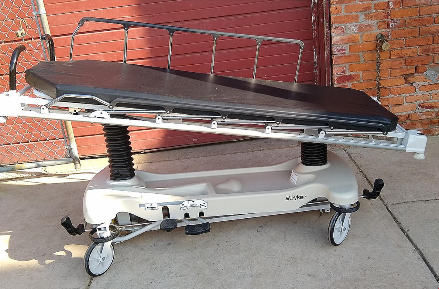 STRYKER ST104 (0735) HOSPITAL EMERGENCY TRANSPORT GURNEY STRETCHER - FREE SHIP