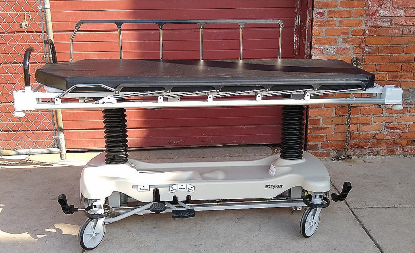 STRYKER ST104 (0735) HOSPITAL EMERGENCY TRANSPORT GURNEY STRETCHER - FREE SHIP