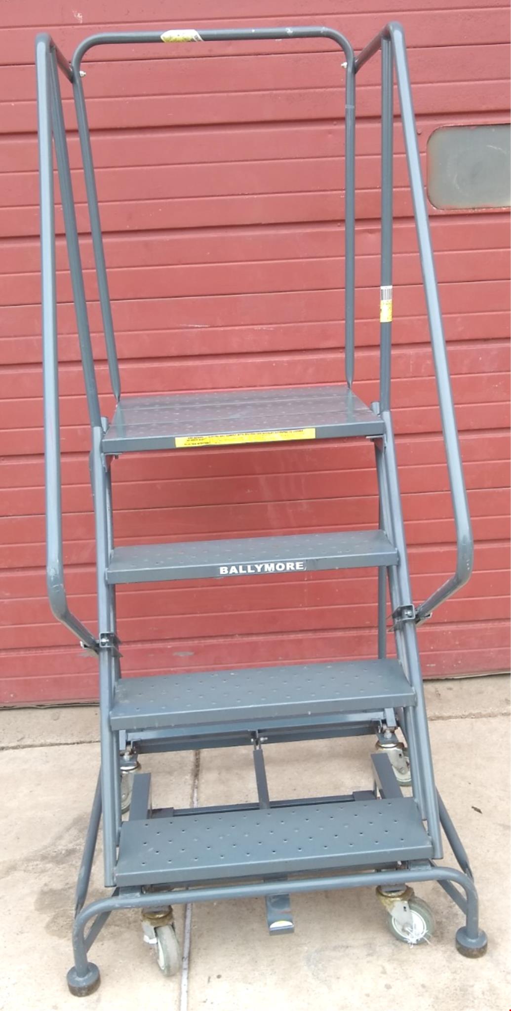 BALLYMORE 4STEP 40"High 450lbsCAPACITY FOUR WHEELED ROLLING STEP LADDER FREESHIP