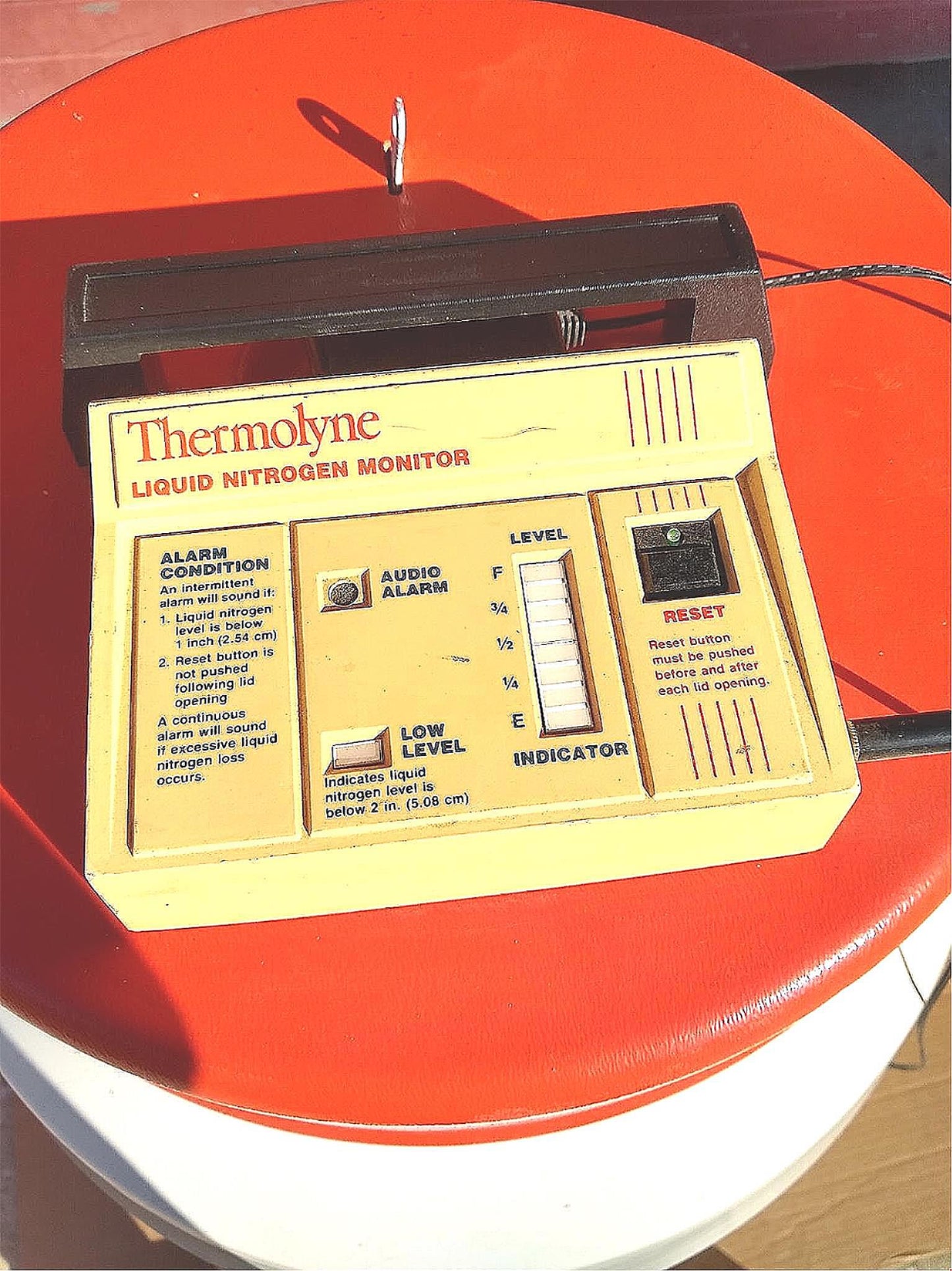 THERMOLYNE DEWAR LOCATOR 8 CMR-2800 CRYOGENIC STORAGE TANK NITROGEN MONITOR