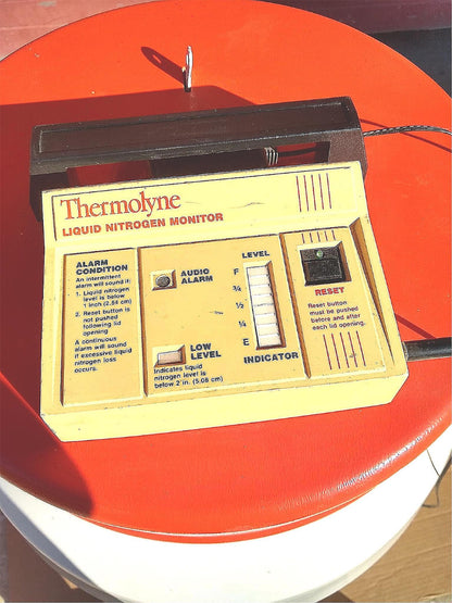 THERMOLYNE DEWAR LOCATOR 8 CMR-2800 CRYOGENIC STORAGE TANK NITROGEN MONITOR