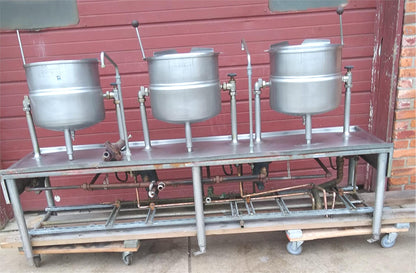 RARE 3 UNIT STATION GROEN TDA/1-40 DIRECT STEAM 30 GALLON TILT KETTLES FREESHIP