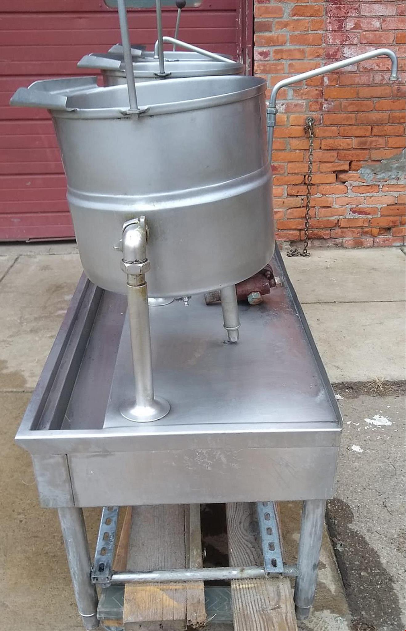 RARE 3 UNIT STATION GROEN TDA/1-40 DIRECT STEAM 30 GALLON TILT KETTLES FREESHIP