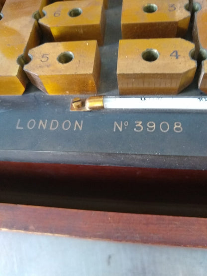 VINTAGE HISTORIC NALDER BROS of LONDON POTENTIOMETER RESISTANCE BOX 27"x13"x11"