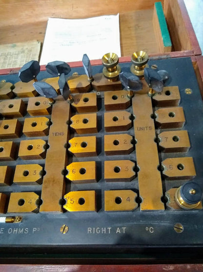 VINTAGE HISTORIC NALDER BROS of LONDON POTENTIOMETER RESISTANCE BOX 27"x13"x11"
