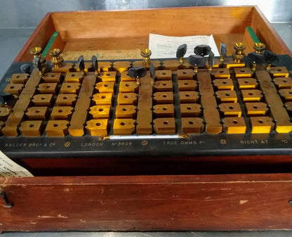 VINTAGE HISTORIC NALDER BROS of LONDON POTENTIOMETER RESISTANCE BOX 27"x13"x11"