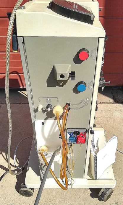 B BRAUN® 1550 HEMODIALYSIS MACHINE 5M5538R POWERS ON FINE FREE COMMERCIAL SHIPIN