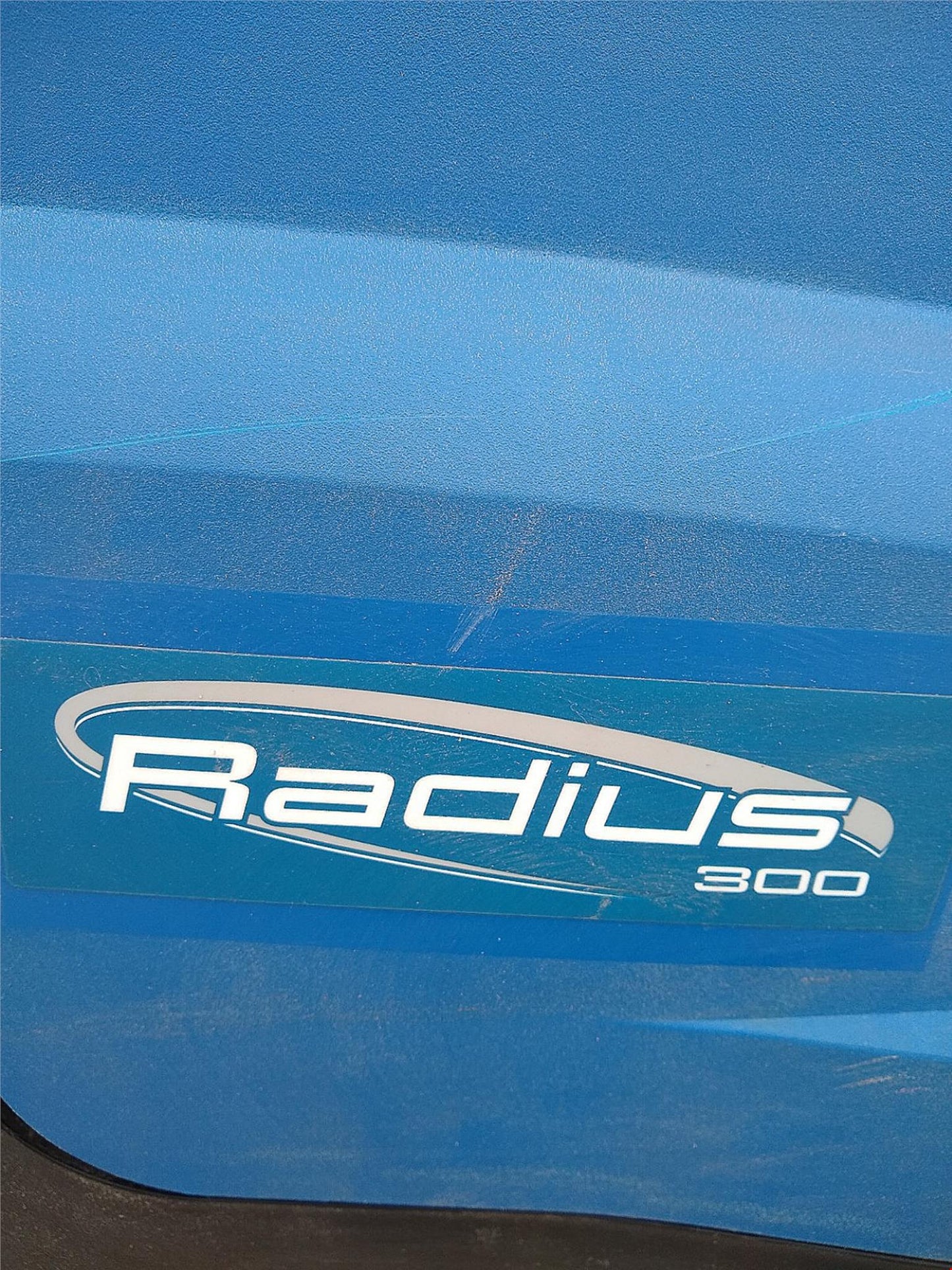 WINDSOR RADIUS 300 COMMERCIAL SWEEPER w2 B NEW BATTERIES 90DAYWARRANTY FREE SHIP