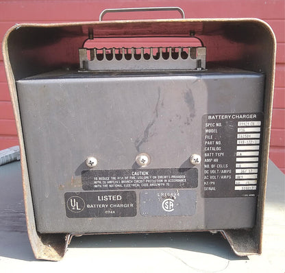 WINDSOR iSCRUB CSX24 CHARIOT RIDE ON FLOOR AUTO SCRUBBER with CHARGER FREE SHIP