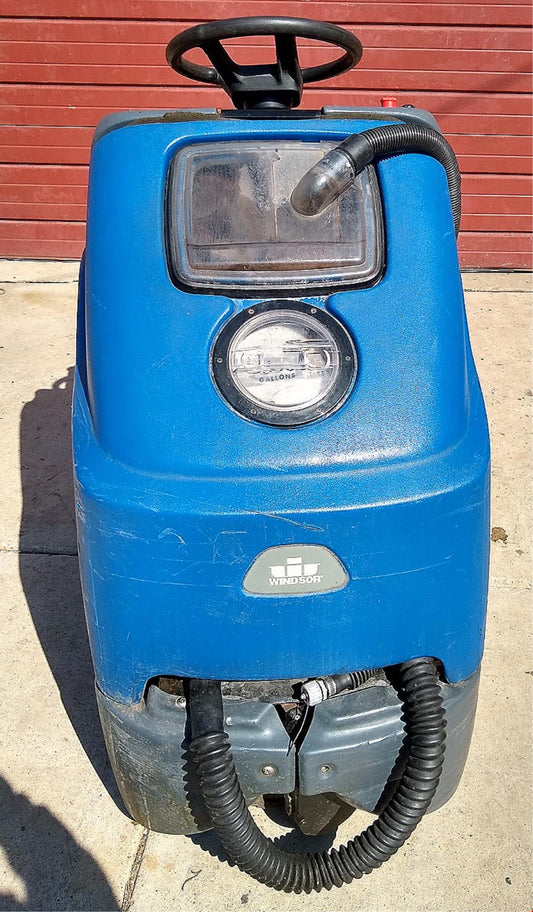 WINDSOR iSCRUB CSX24 CHARIOT RIDE ON FLOOR AUTO SCRUBBER with CHARGER FREE SHIP
