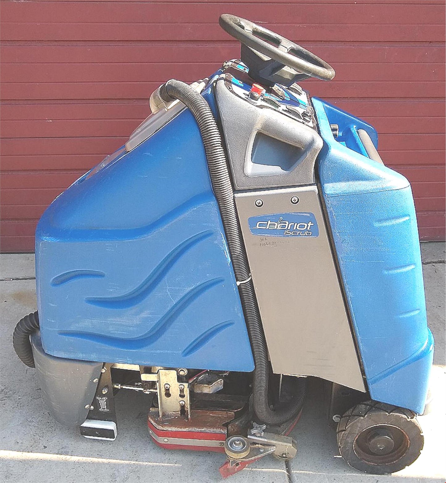WINDSOR iSCRUB CSX24 CHARIOT RIDE ON FLOOR AUTO SCRUBBER with CHARGER FREE SHIP