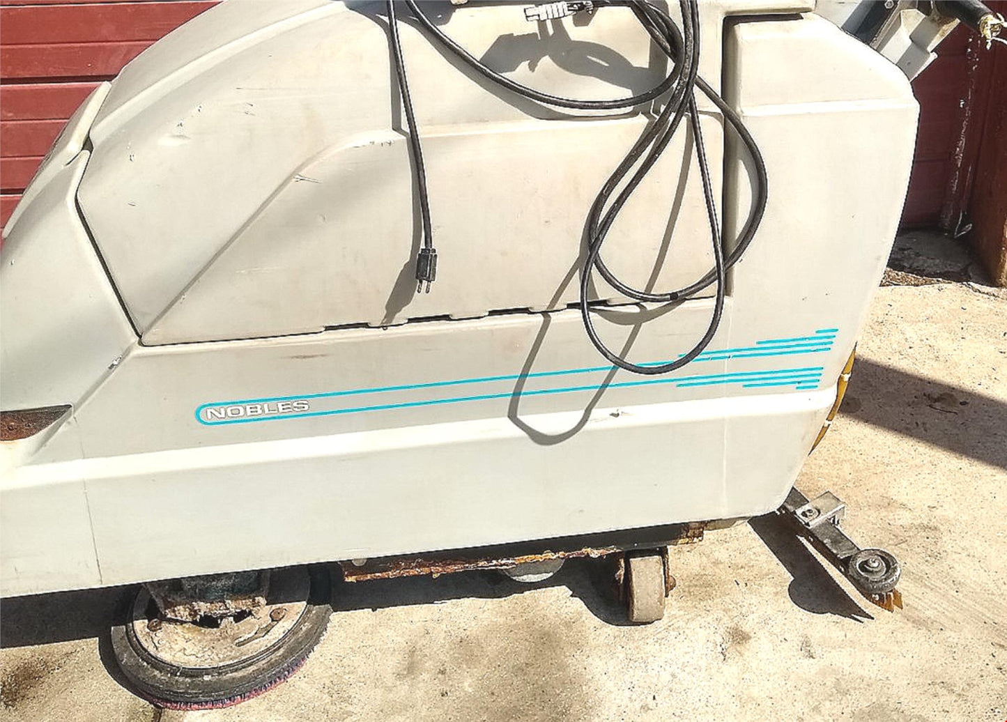 NOBLES 2701 SPEED SCRUB 27" FLOOR SCRUBBER BATTERIES CHARGER WARRANTY FREE SHIP