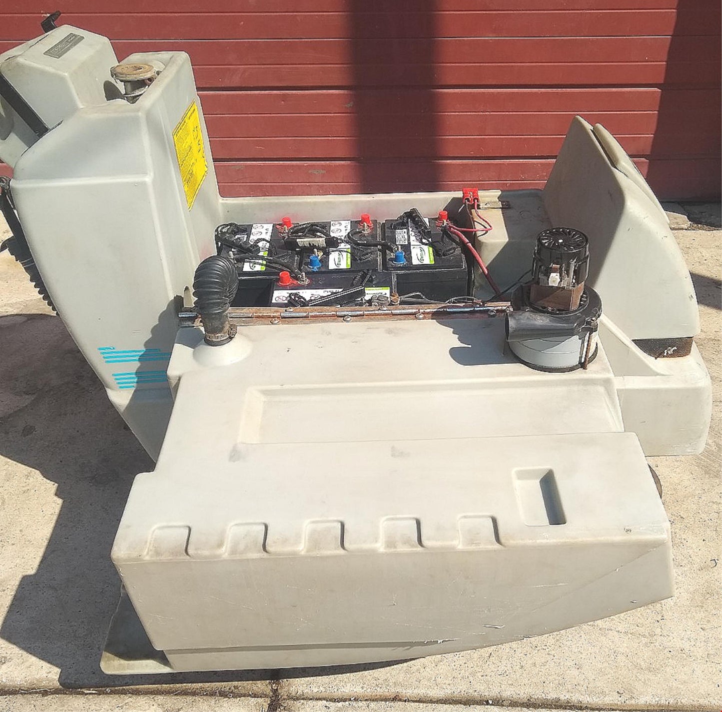 NOBLES 2701 SPEED SCRUB 27" FLOOR SCRUBBER BATTERIES CHARGER WARRANTY FREE SHIP