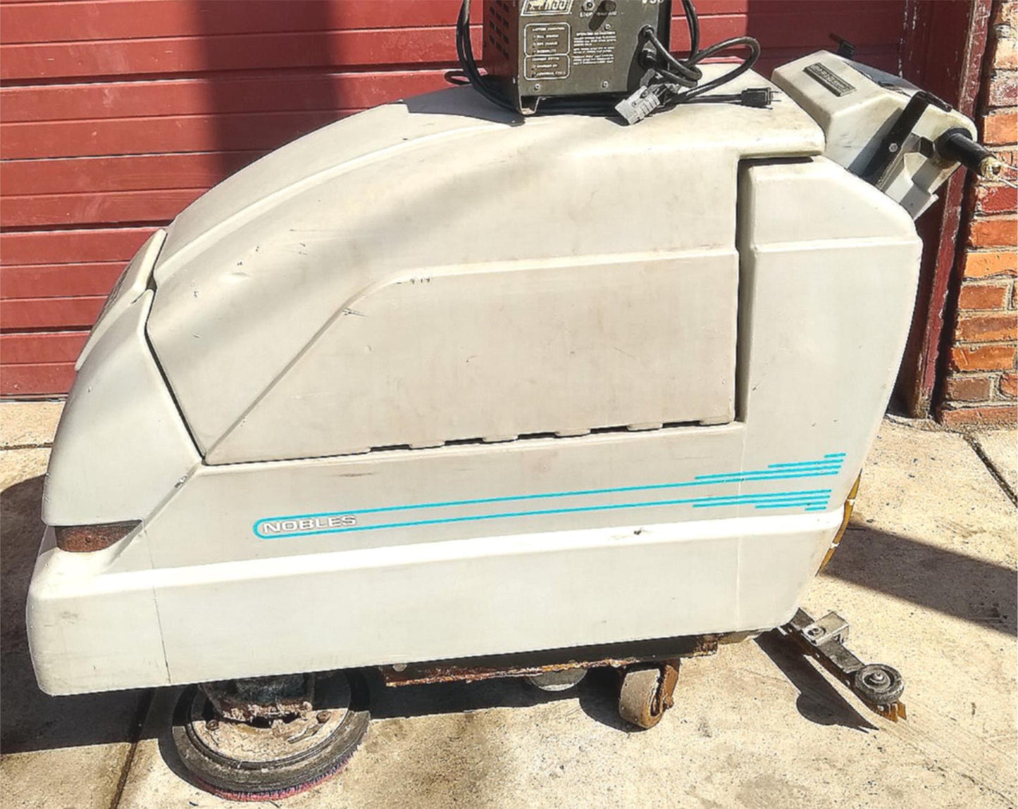 NOBLES 2701 SPEED SCRUB 27" FLOOR SCRUBBER BATTERIES CHARGER WARRANTY FREE SHIP