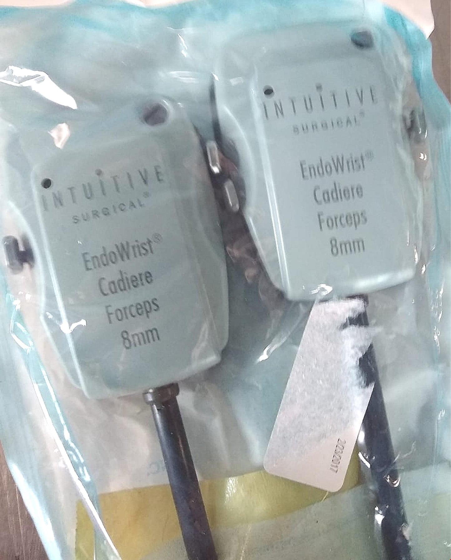 DAVINCI Pair of NEW 8mm CADIERE FORCEPS ENDOWRIST INSTRUMENT INTUITIVE SURGICAL