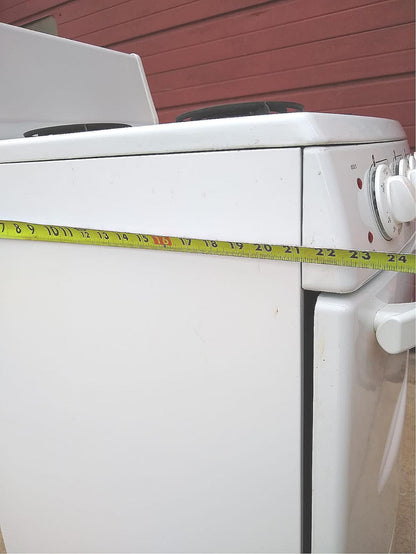 PERFECT FOR TIGHT SPACE DANBY 20" FREESTANDING ELECTRIC RANGE OVEN 220Volt WHITE