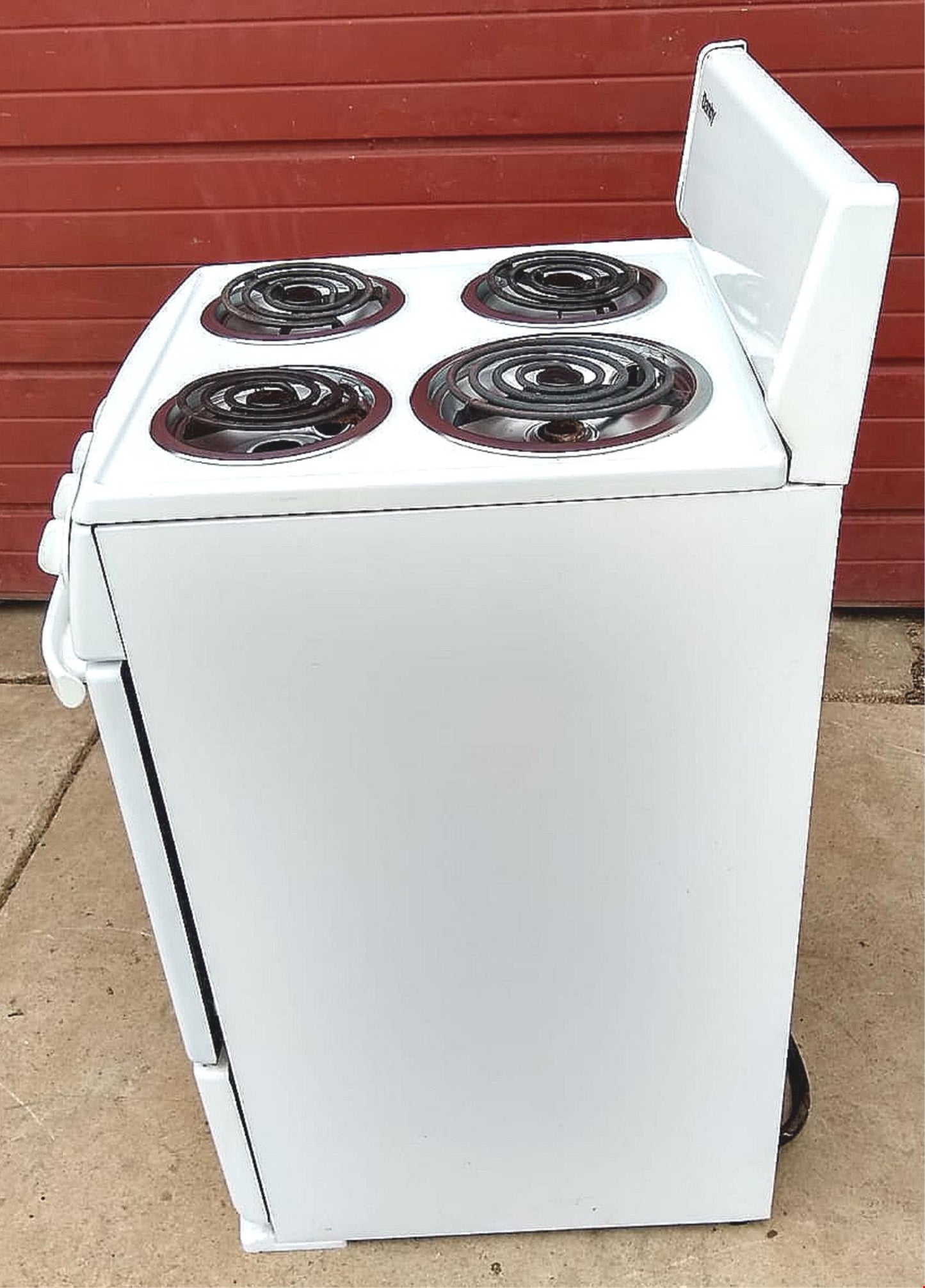 PERFECT FOR TIGHT SPACE DANBY 20" FREESTANDING ELECTRIC RANGE OVEN 220Volt WHITE